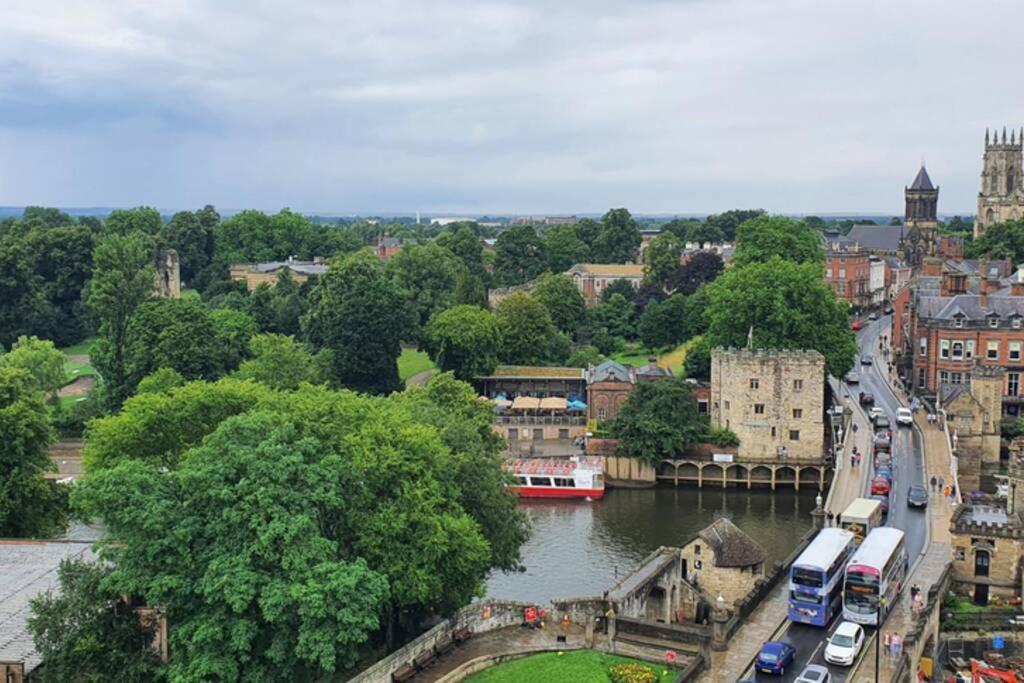 Luxury One Bedroom Apartment Within The City Walls York Exterior photo